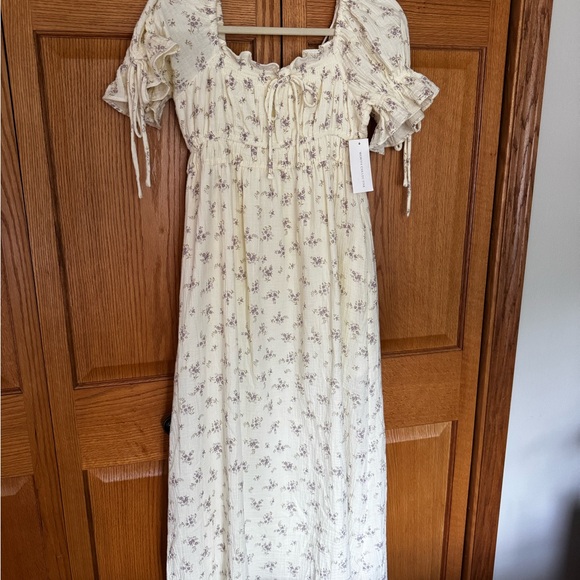 Shop Worth Collective Cotton gauze Floral Maxi Dress - Picture 2 of 4